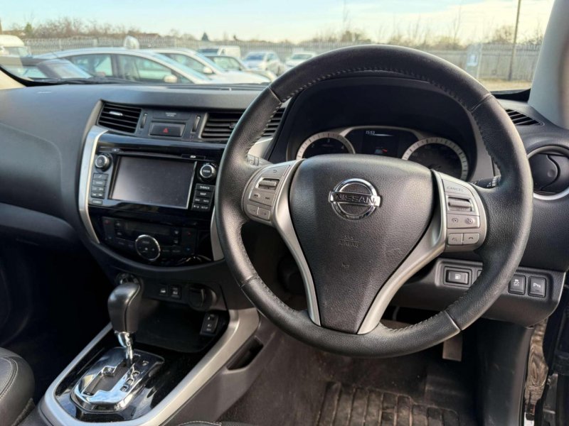 NISSAN NAVARA