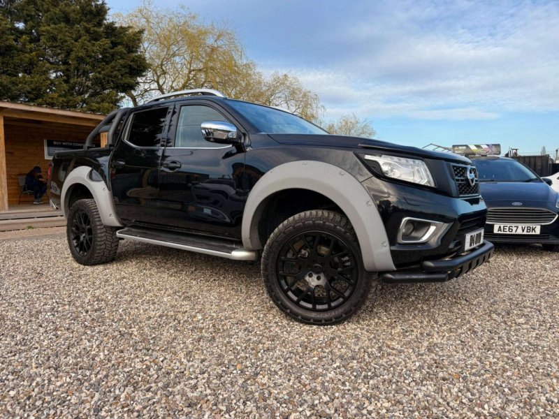 NISSAN NAVARA