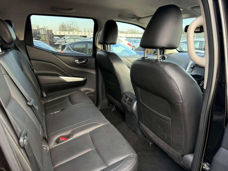 NISSAN NAVARA