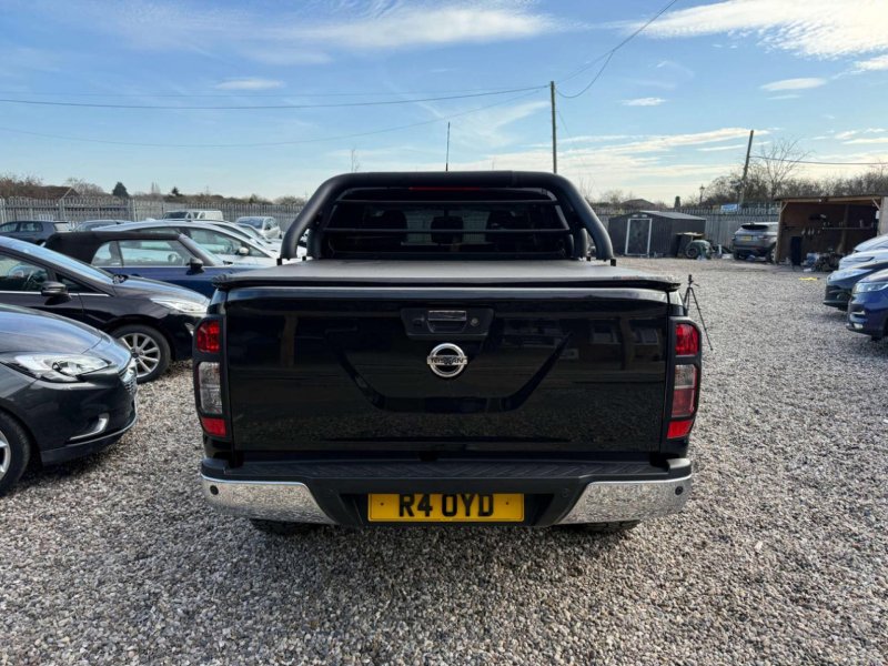 NISSAN NAVARA