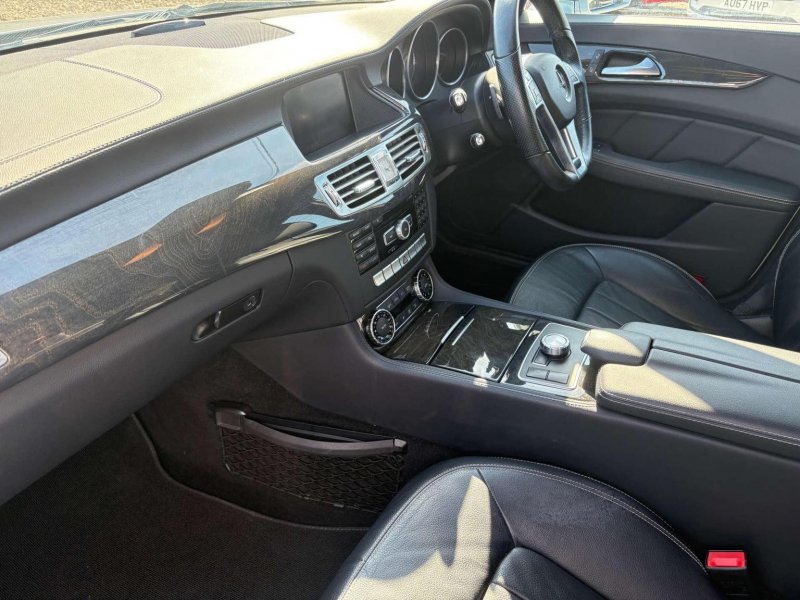 MERCEDES-BENZ CLS