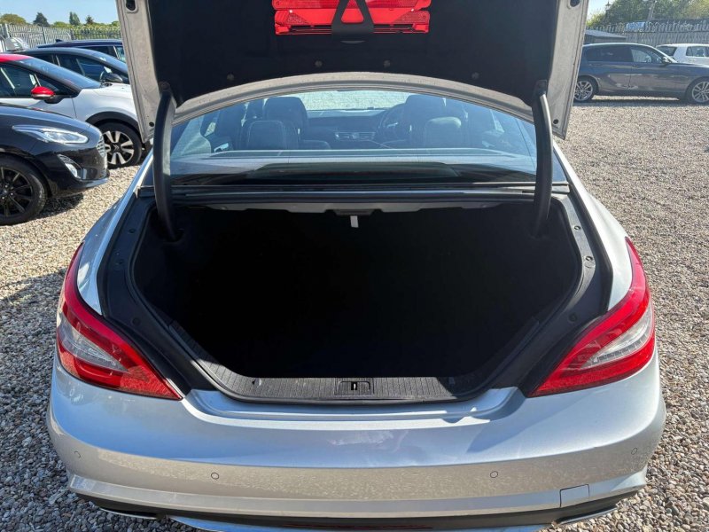 MERCEDES-BENZ CLS