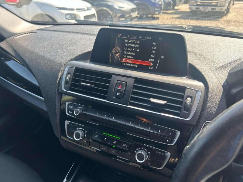 BMW 1 SERIES