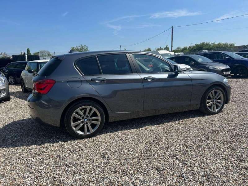 BMW 1 SERIES