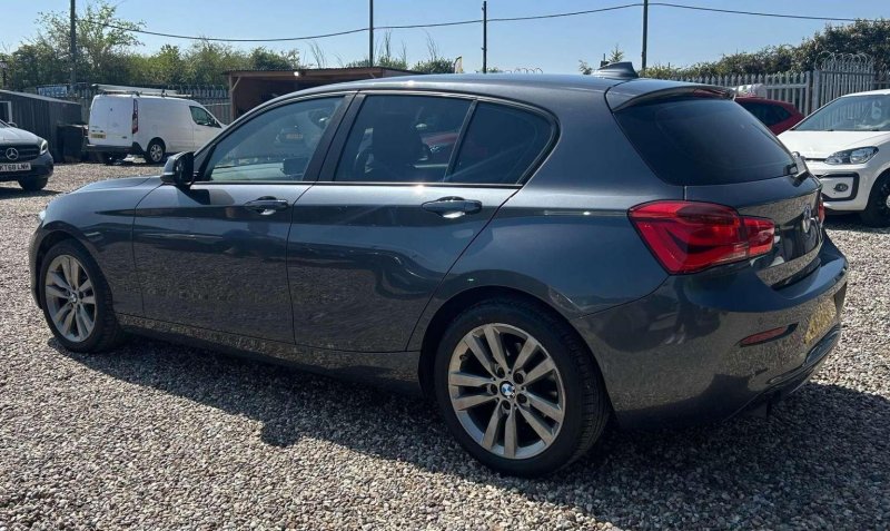 BMW 1 SERIES