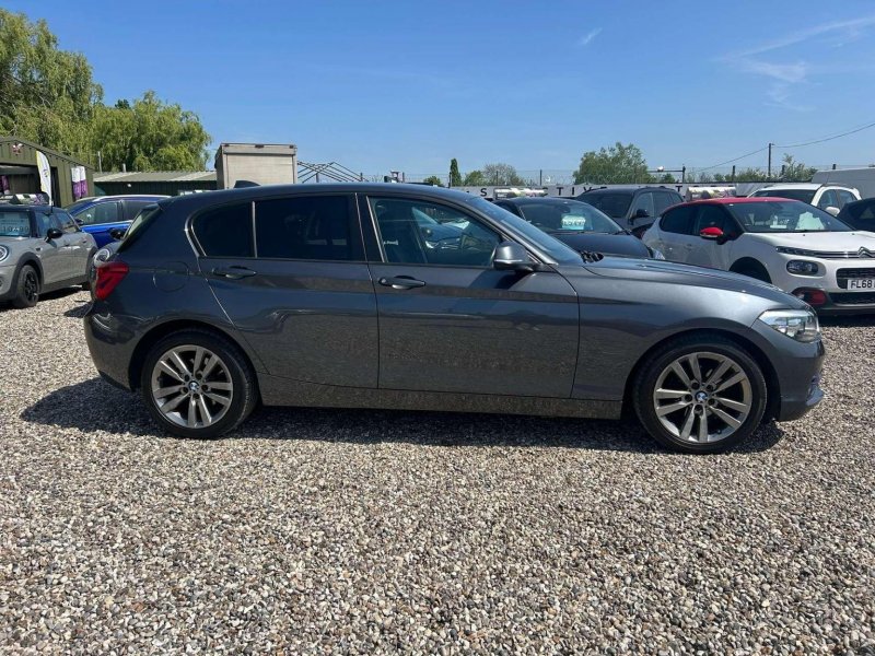 BMW 1 SERIES