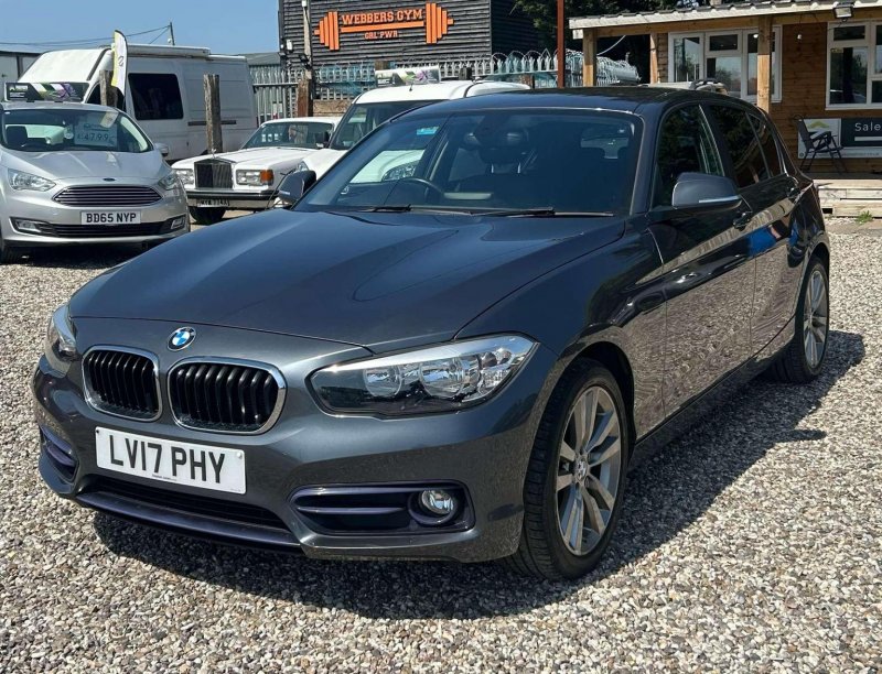 BMW 1 SERIES