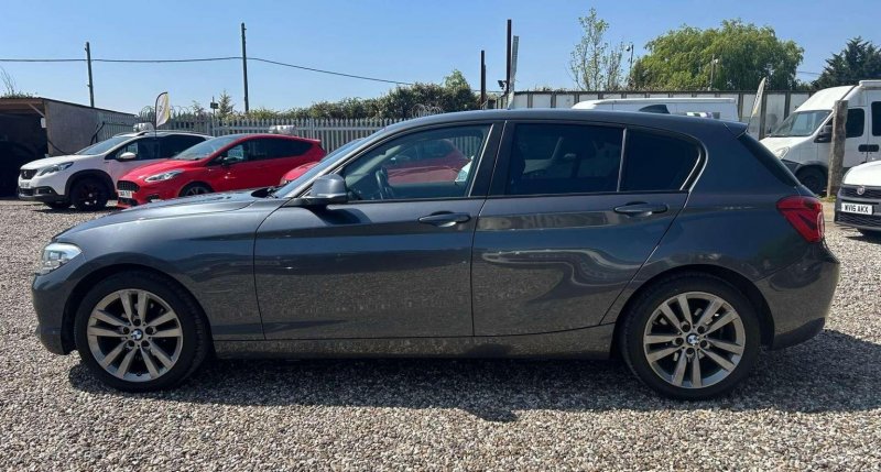 BMW 1 SERIES